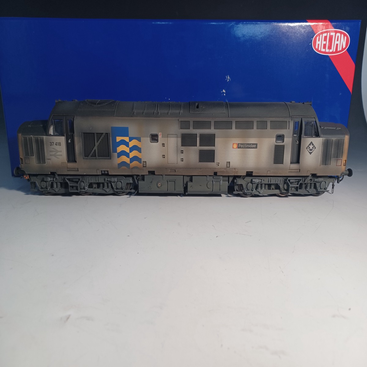 Heljan O Gauge Class 37 418 'Pectinidae' Railfreight Petroleum (Weathered)