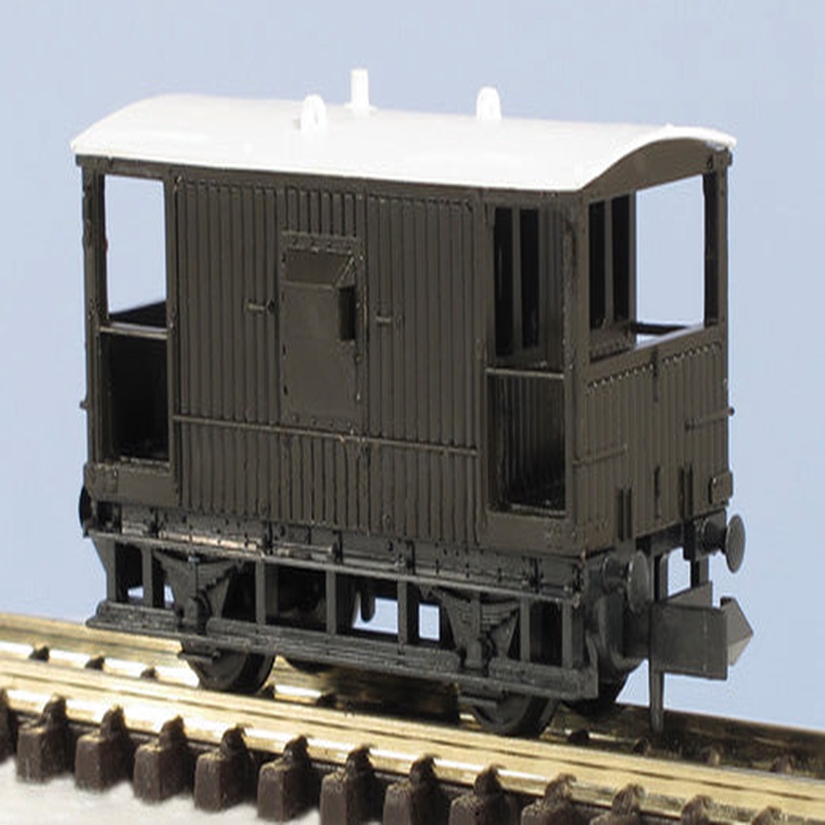 Peco KNR-49 LNER Goods Brake Van