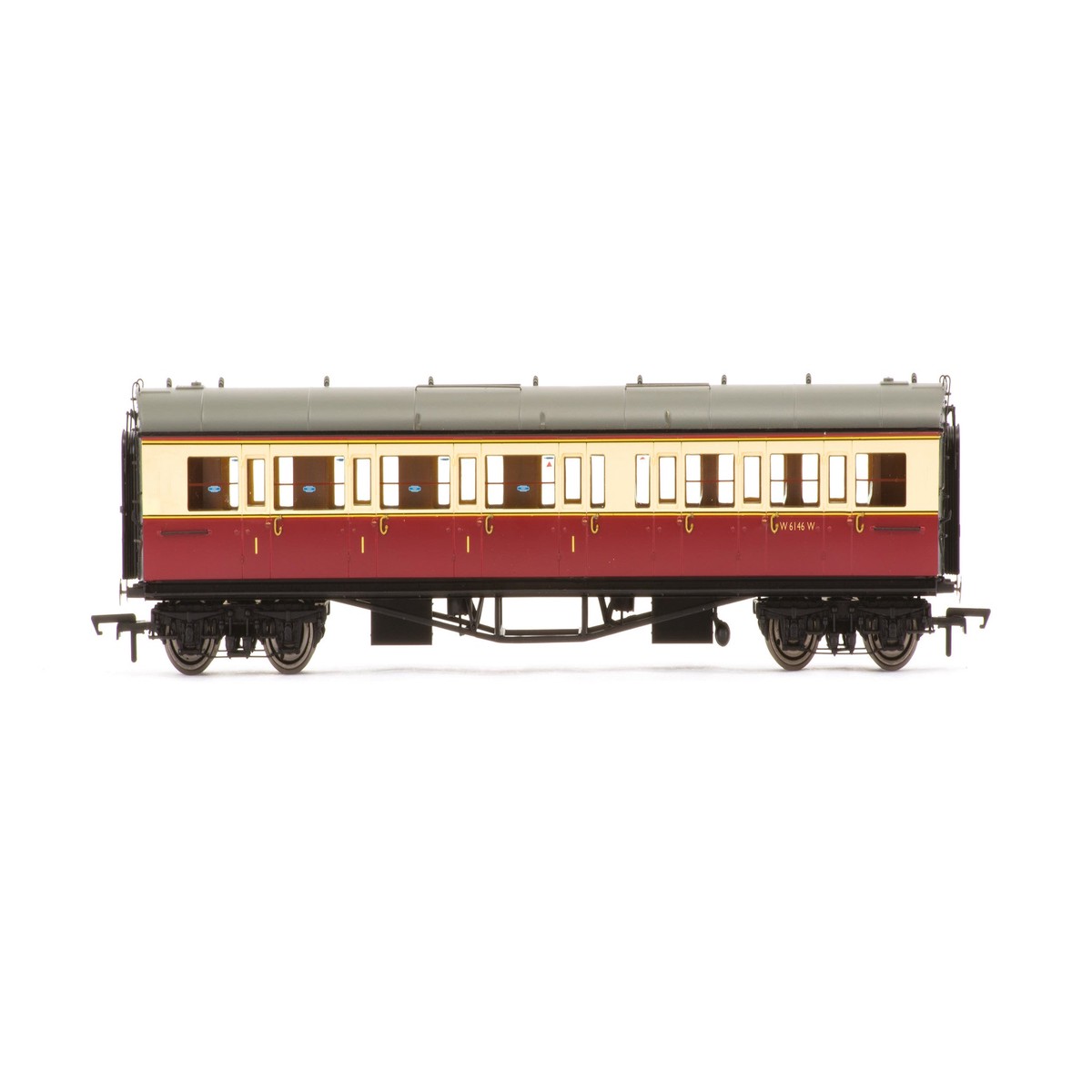 Hornby R4687A BR Collett 57' Corridor Composite (Left-hand) in BR Crimson & Cream - W6146W