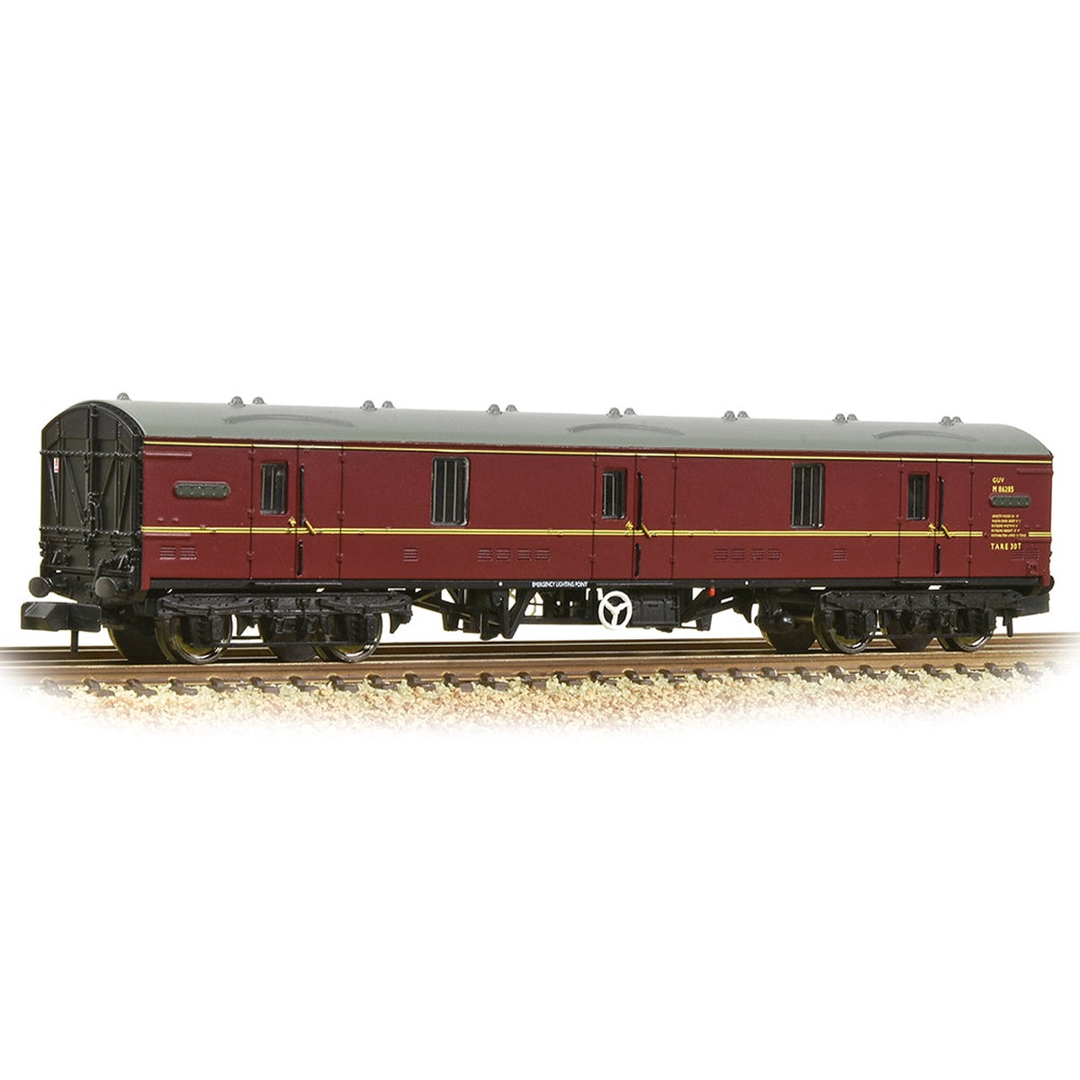 Graham Farish 374-130C BR Mk1 GUV General Utility Van BR Maroon
