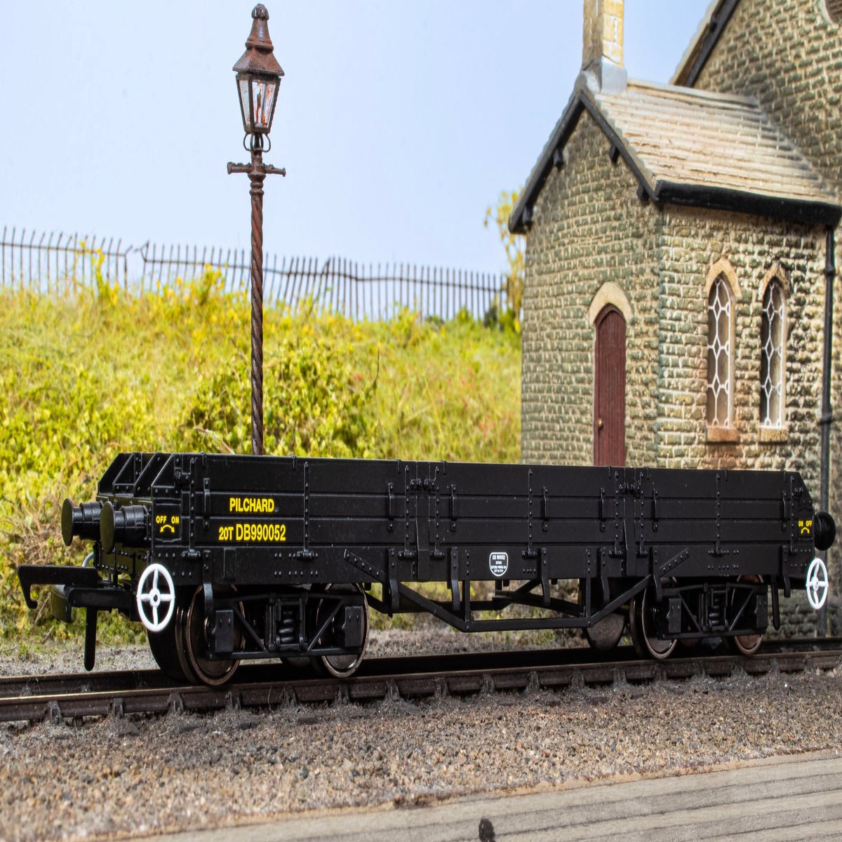 Oxford Rail 00 Gauge Pilchard Wagon - BR Black Livery (No.DR990080)