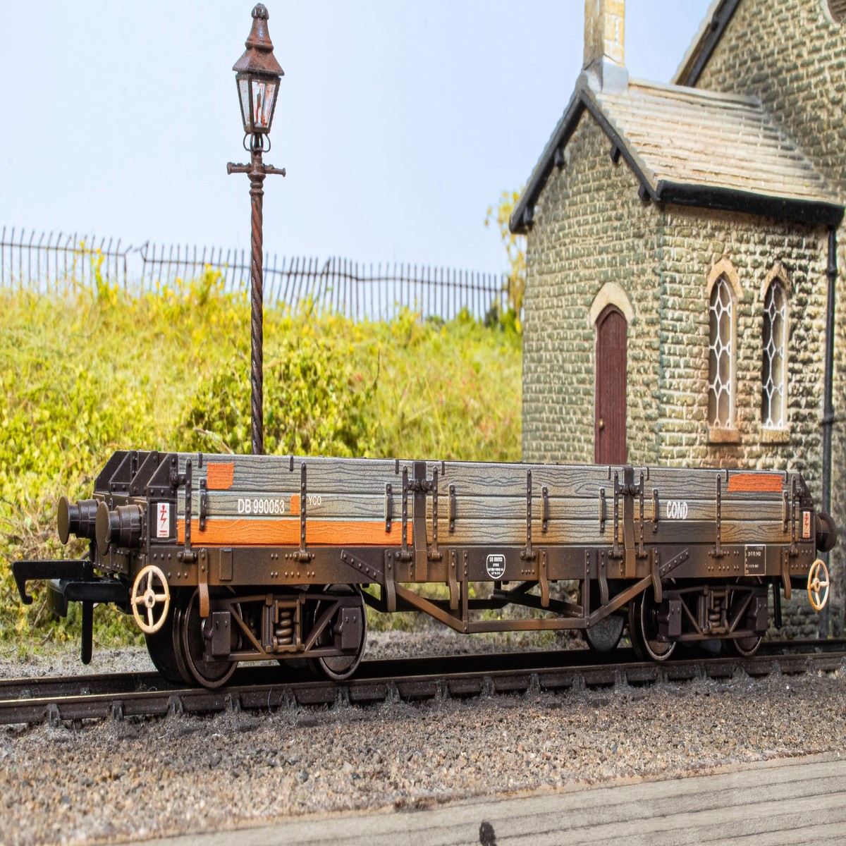 Oxford Rail 00 Gauge Pilchard Wagon - BR Condemned Livery (DB990053)