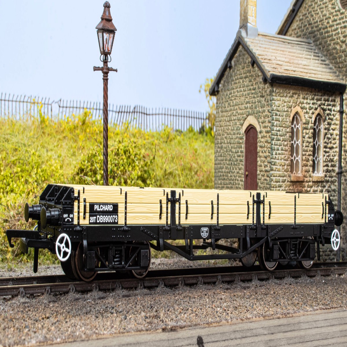Oxford Rail 00 Gauge Pilchard Wagon - BR Unpainted Wood Livery (DB990073)