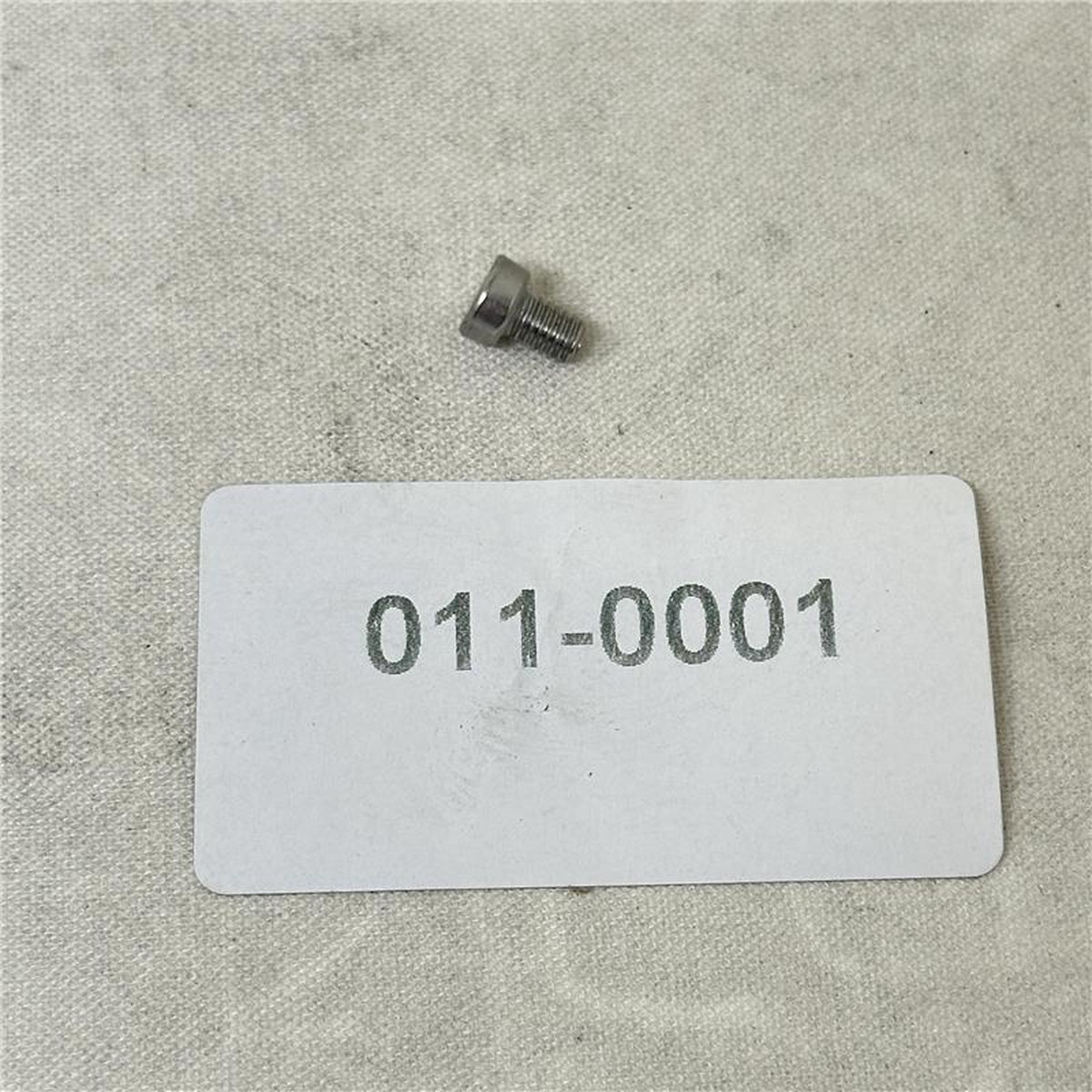 011-0001 Bolt M4X6